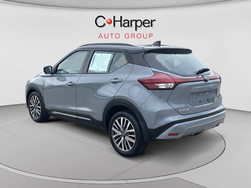 2023 Nissan Kicks SR