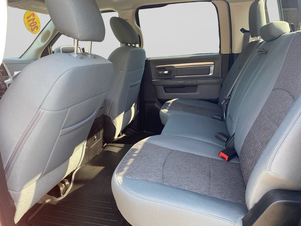 2017 RAM 1500 Big Horn Crew Cab 4x4 5'7" Box
