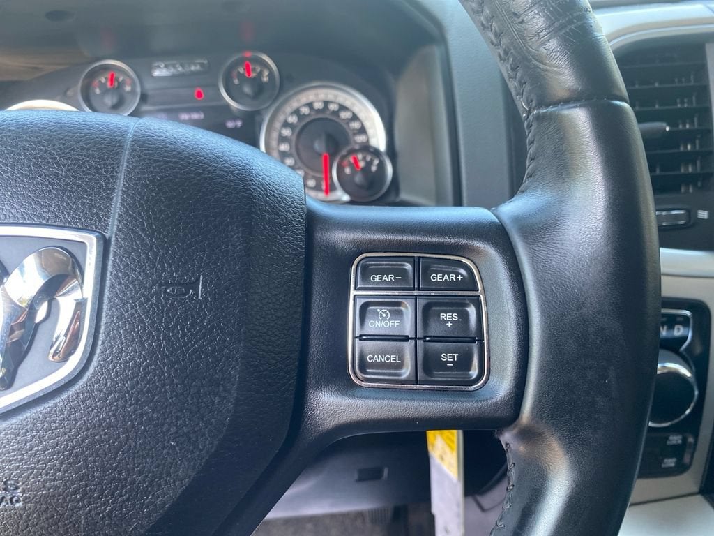 2017 RAM 1500 Big Horn Crew Cab 4x4 5'7" Box