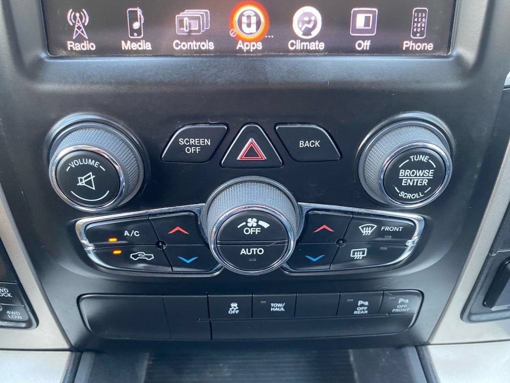2017 RAM 1500 Big Horn Crew Cab 4x4 5'7" Box