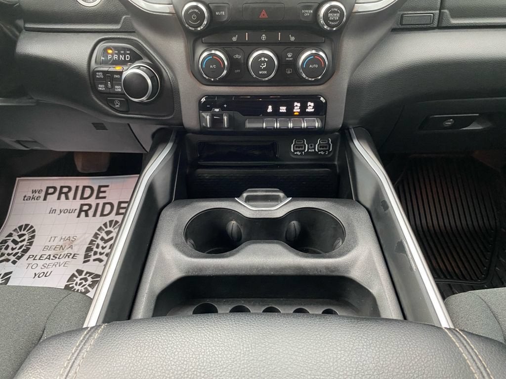 2022 RAM 1500 Big Horn Crew Cab 4x4 5'7" Box