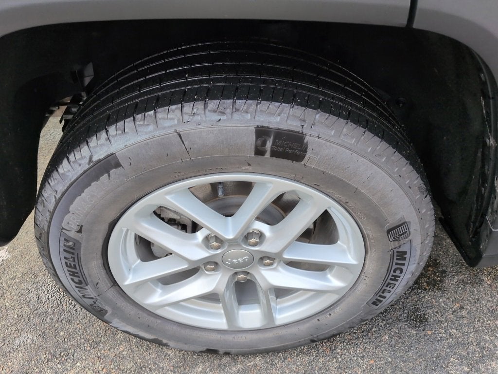 2024 Jeep Grand Cherokee Laredo X 4x4