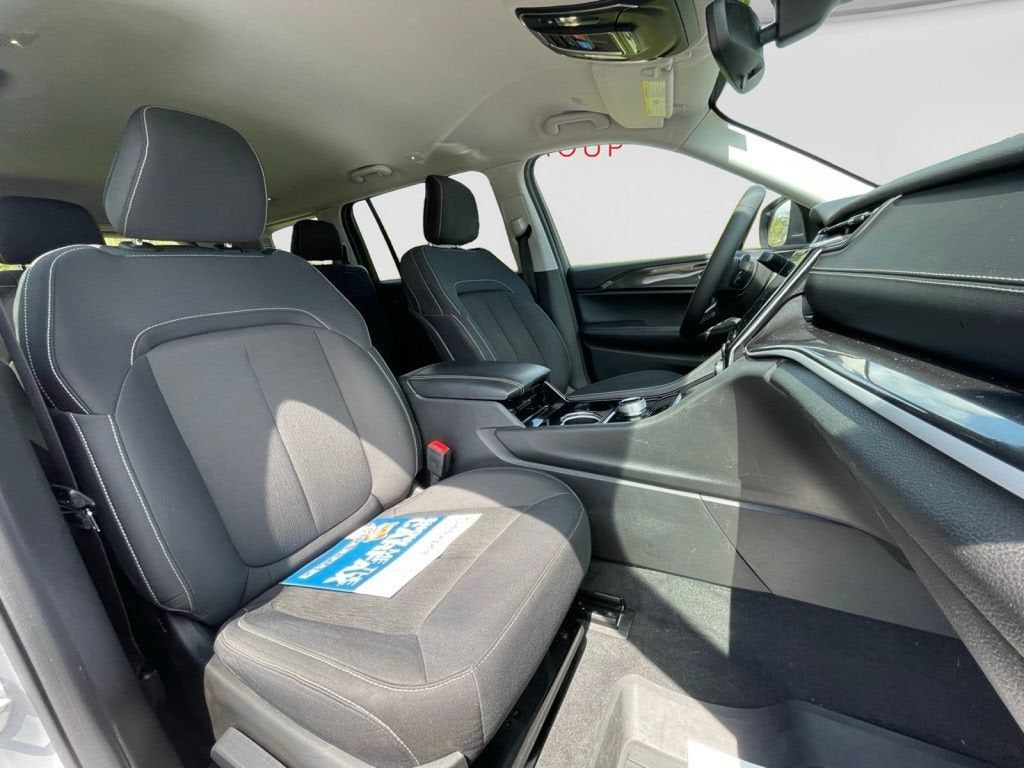 2023 Jeep Grand Cherokee L Laredo 4x4