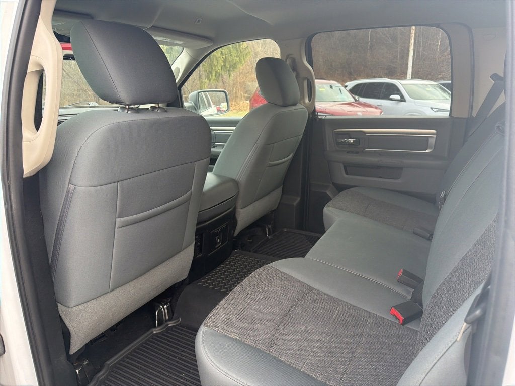 2018 RAM 1500 Big Horn Crew Cab 4x4 5'7" Box