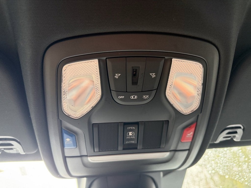 2021 RAM 1500 Big Horn Crew Cab 4x4 5'7" Box