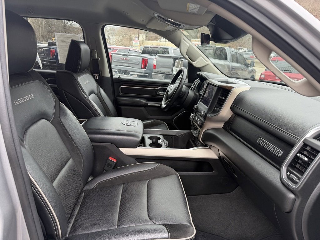 2022 RAM 1500 Laramie Crew Cab 4x4 5'7" Box