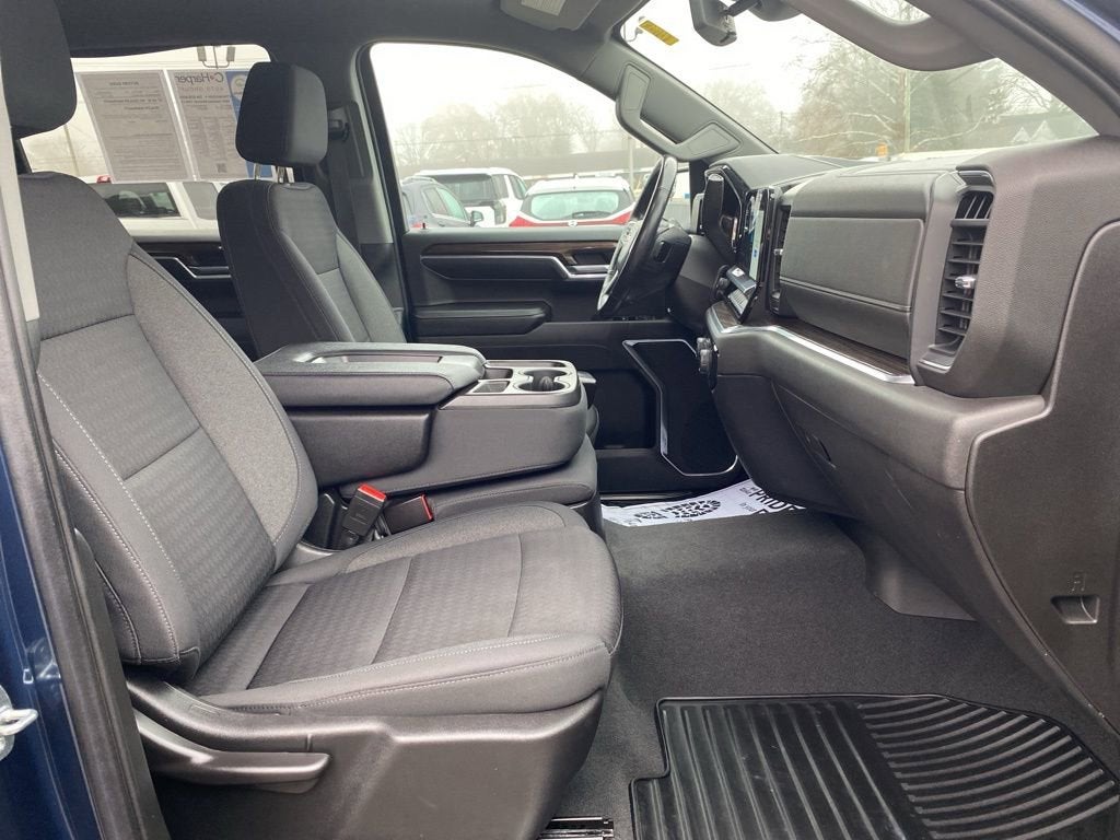 2022 Chevrolet Silverado 1500 LT (2FL)