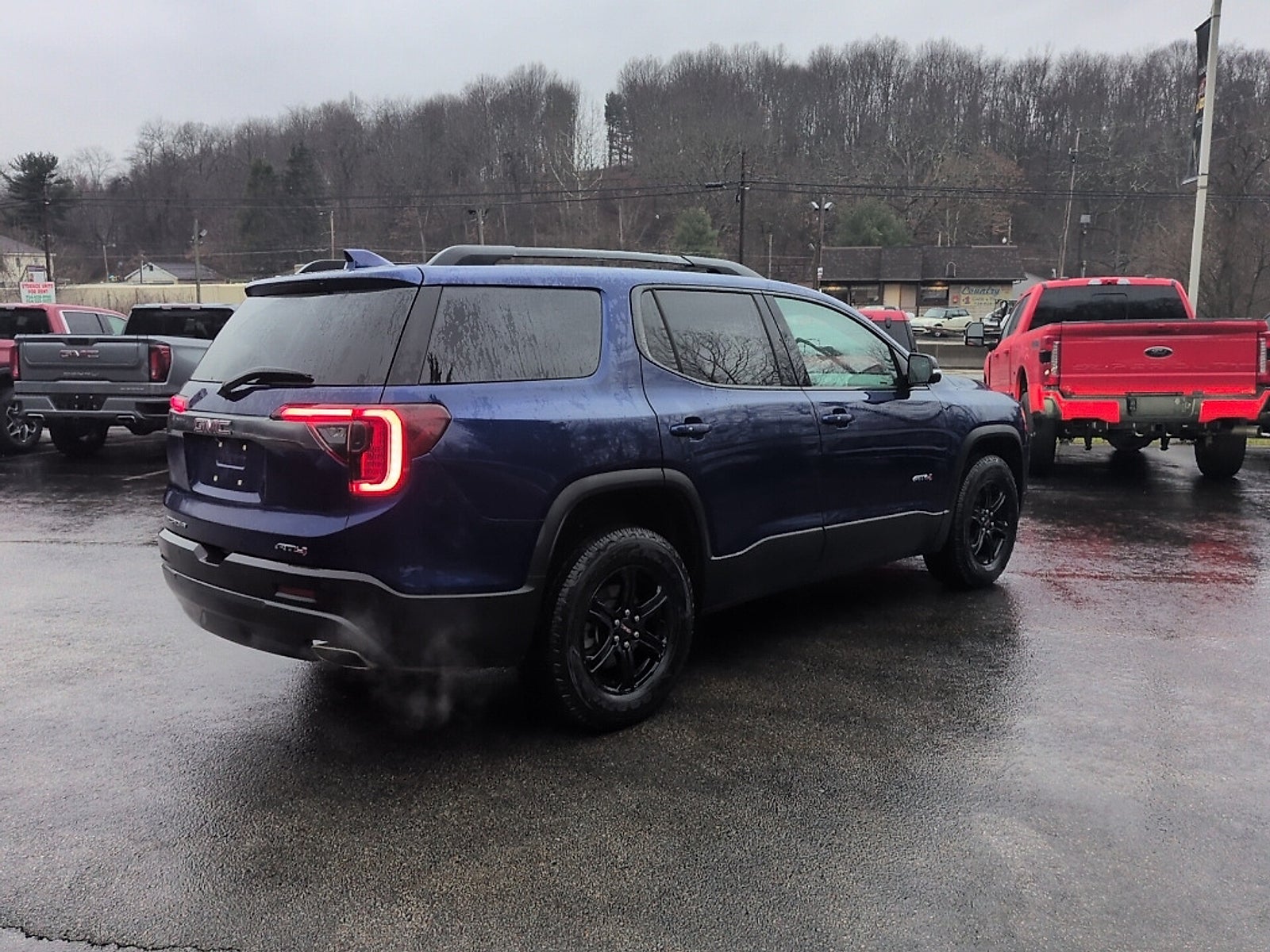 2023 GMC Acadia AT4