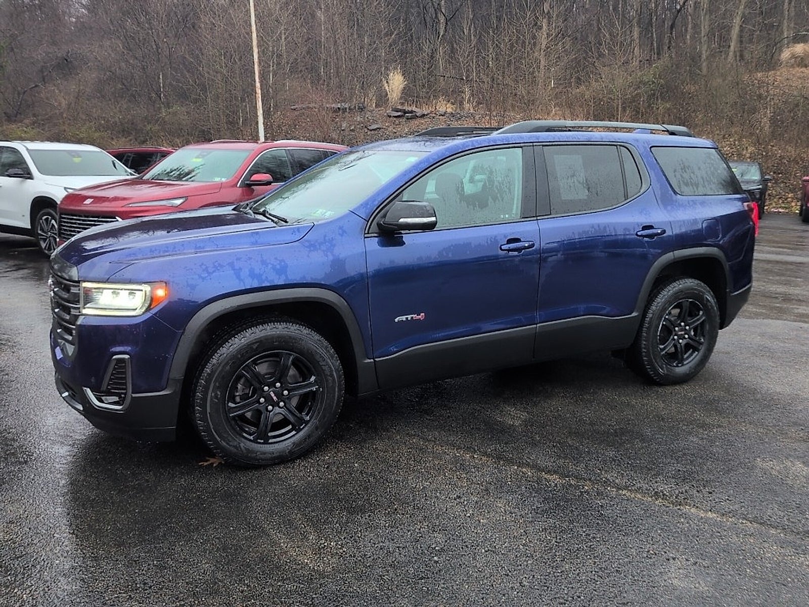 2023 GMC Acadia AT4