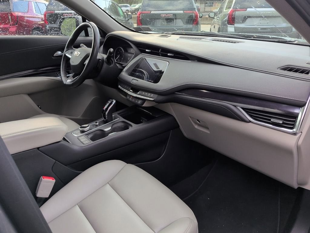2023 Cadillac XT4 Luxury