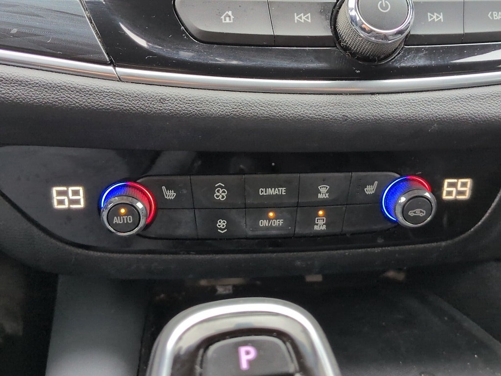 2020 Buick Enclave Essence