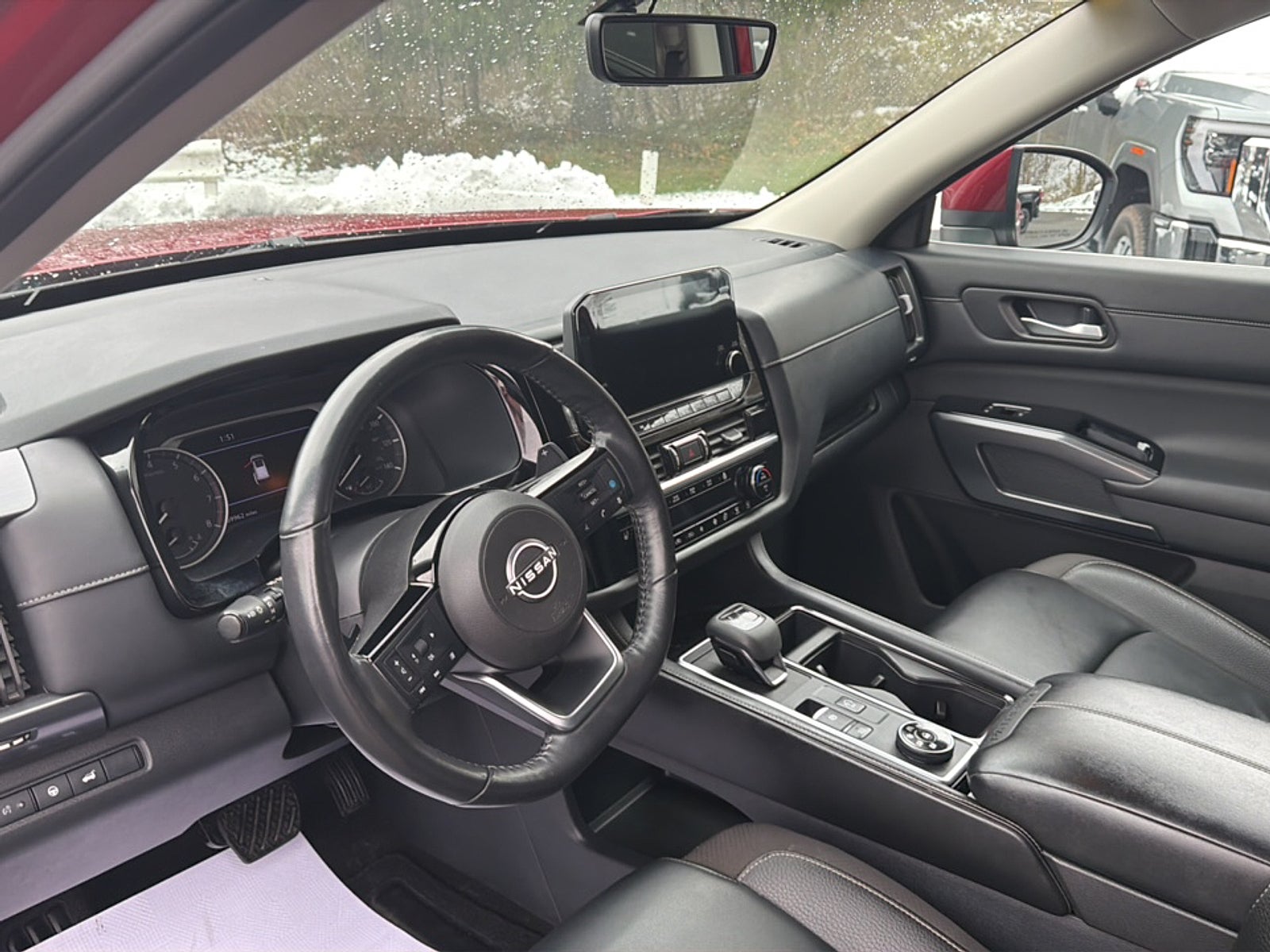 2023 Nissan Pathfinder SL 4WD