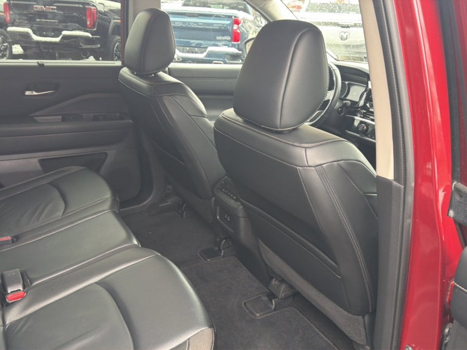 2023 Nissan Pathfinder SL 4WD