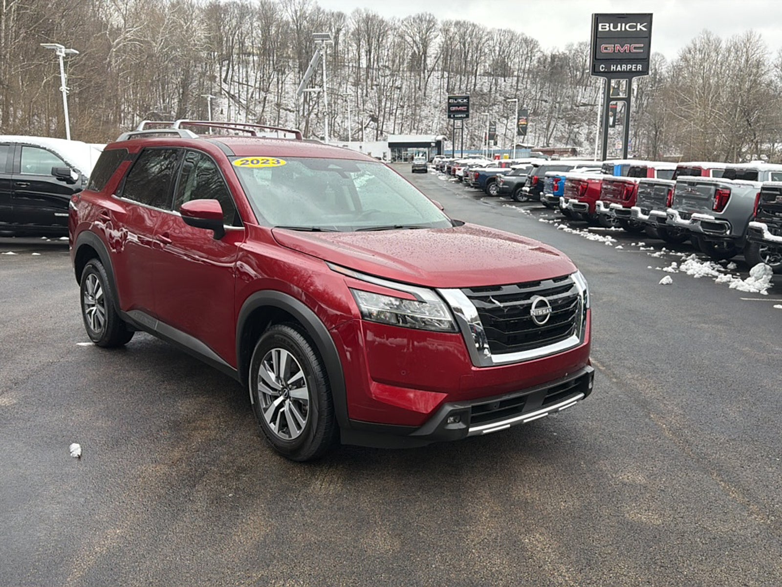 2023 Nissan Pathfinder SL 4WD