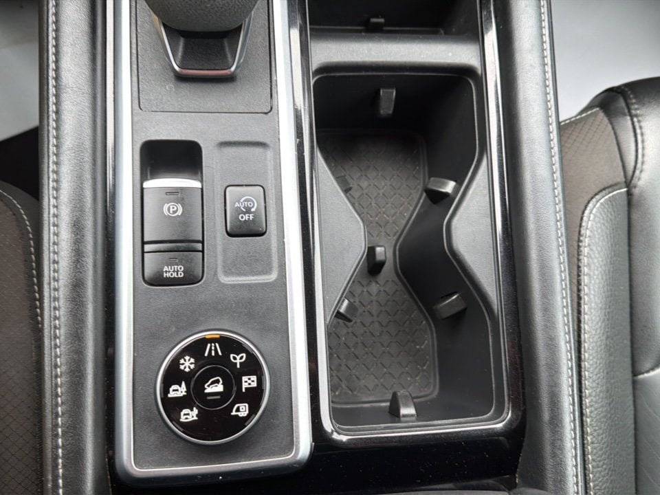 2023 Nissan Pathfinder SL 4WD