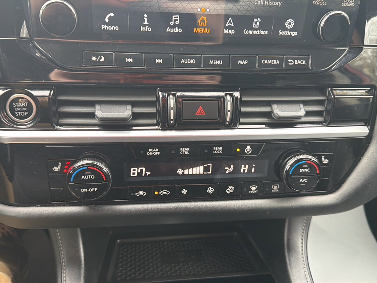 2023 Nissan Pathfinder SL 4WD