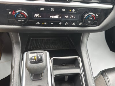 2023 Nissan Pathfinder SL 4WD