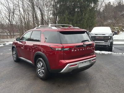 2023 Nissan Pathfinder SL 4WD