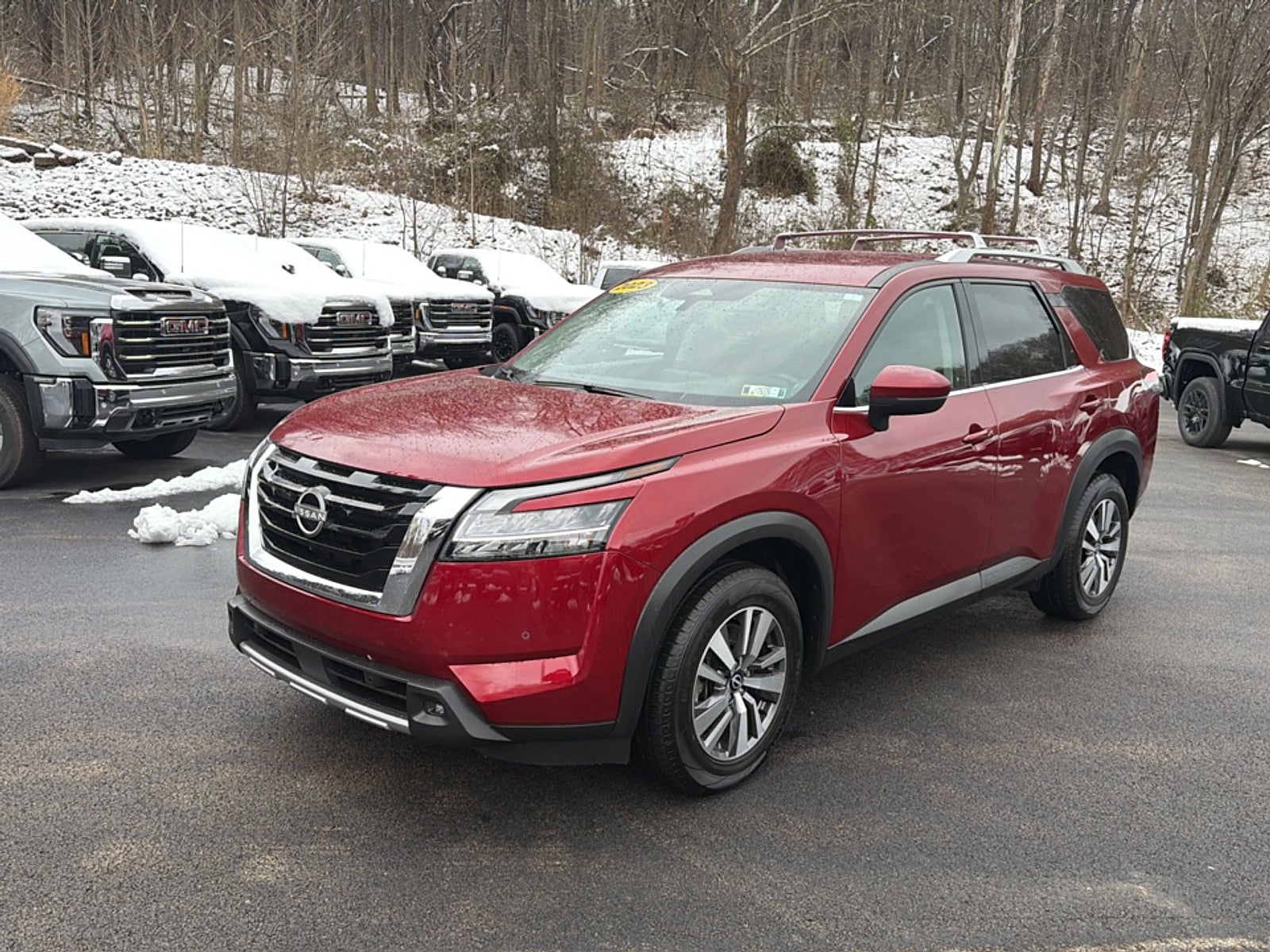 2023 Nissan Pathfinder SL 4WD