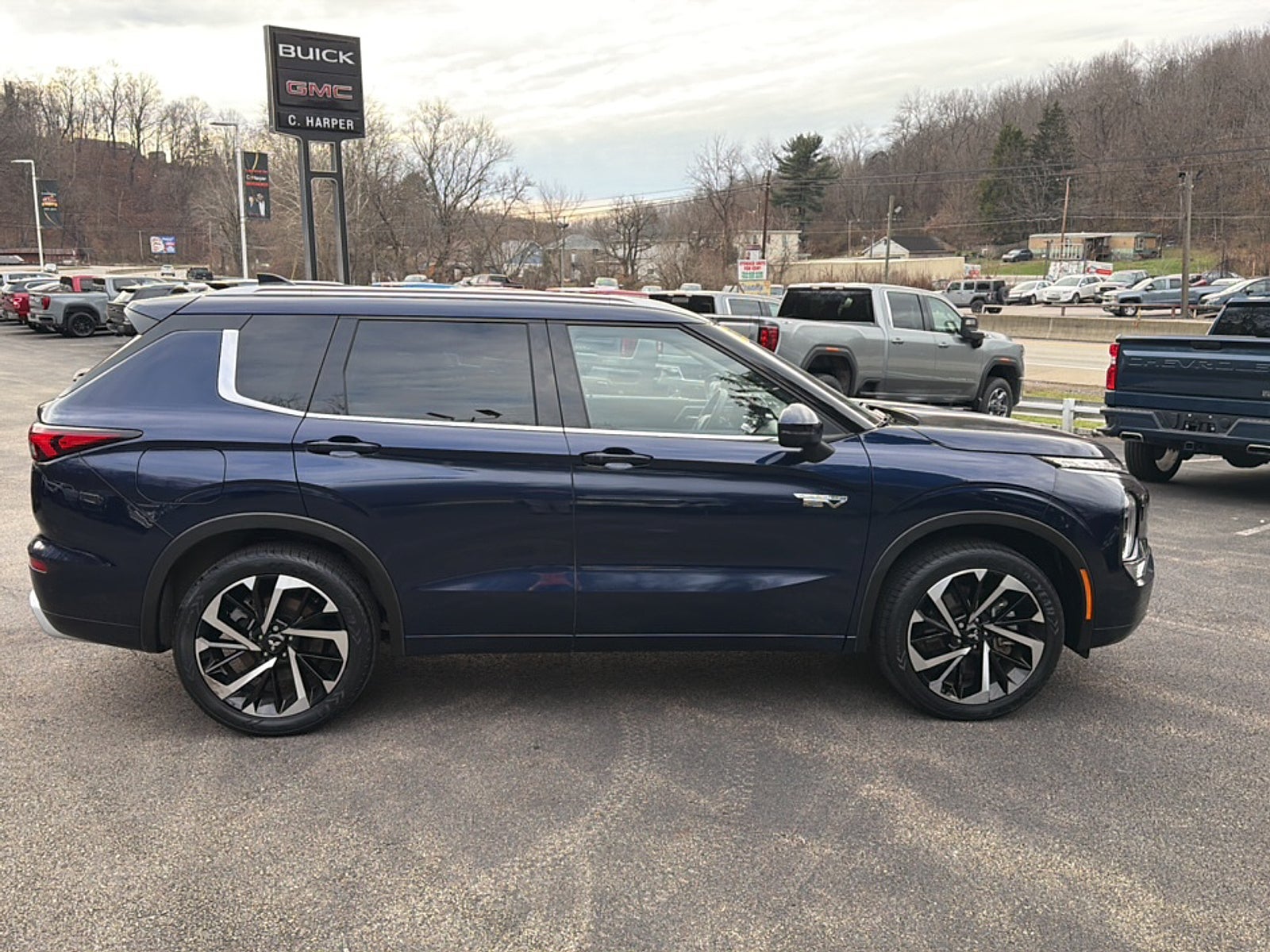 2023 Mitsubishi Outlander PHEV SEL S-AWC