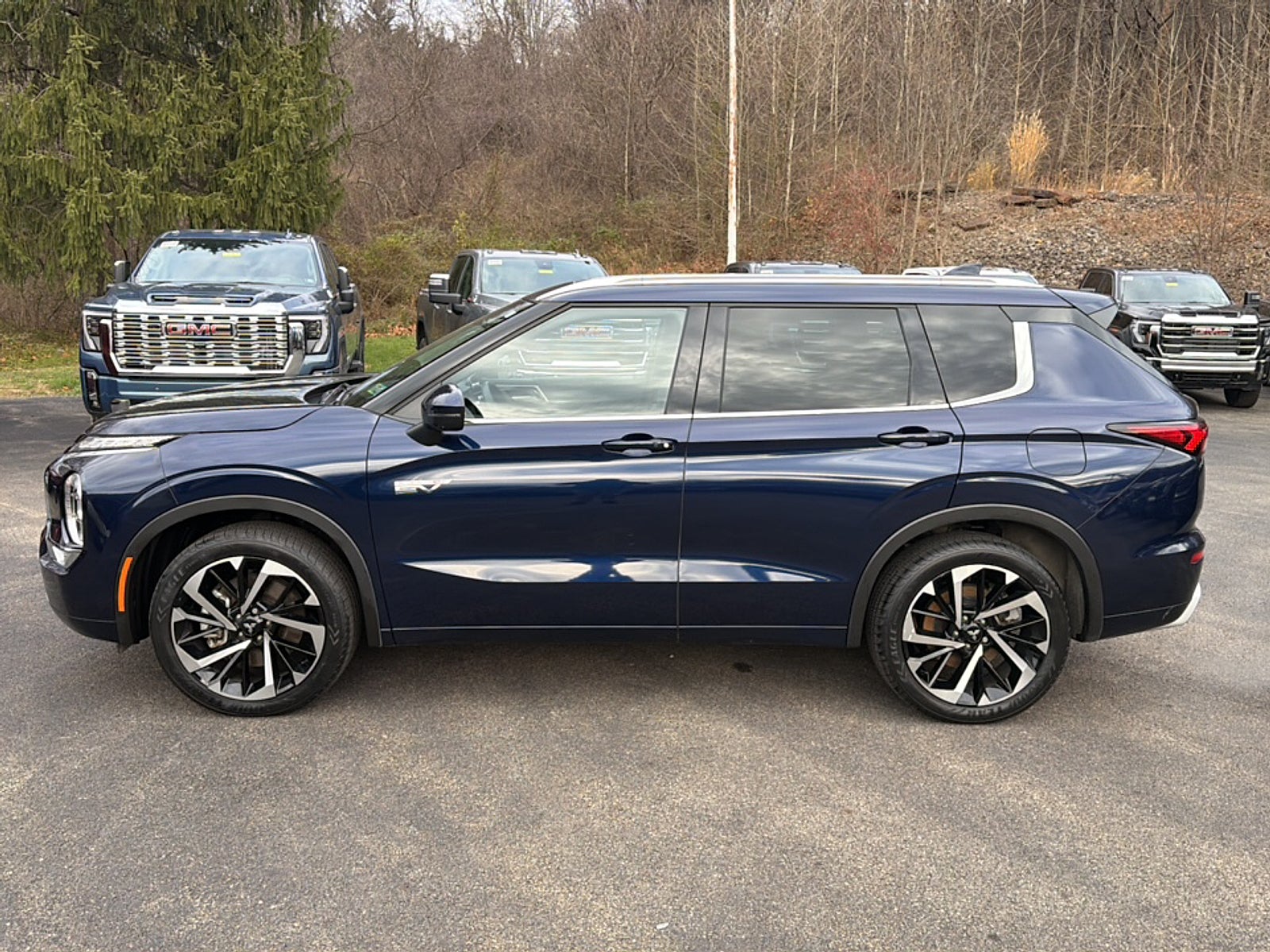 2023 Mitsubishi Outlander PHEV SEL S-AWC