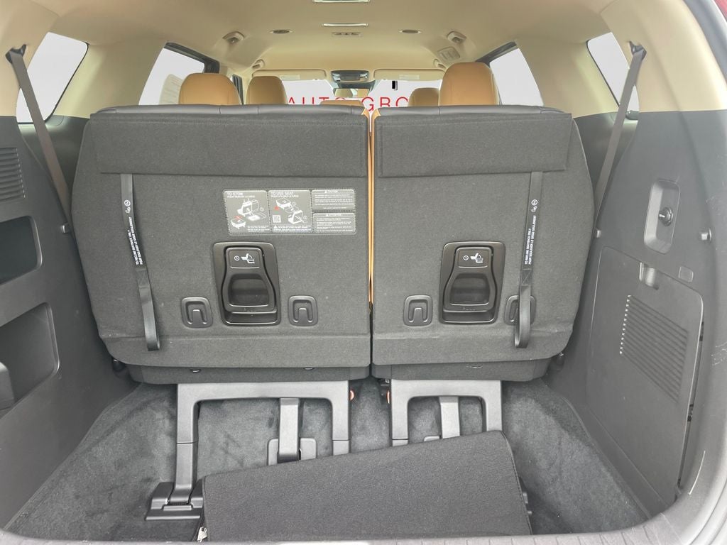 2024 Kia Carnival LX