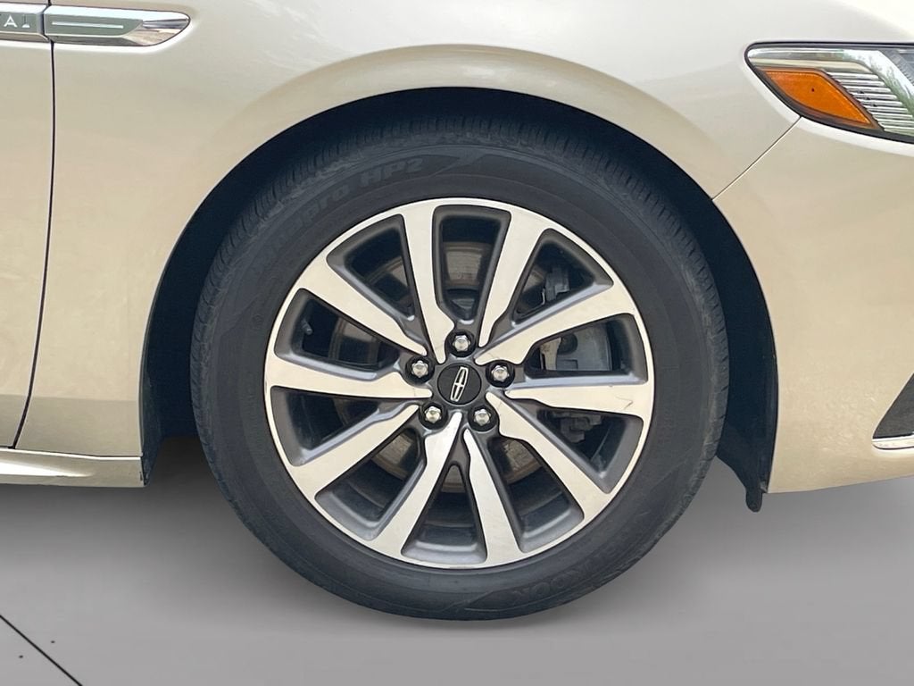 2017 Lincoln Continental Premiere