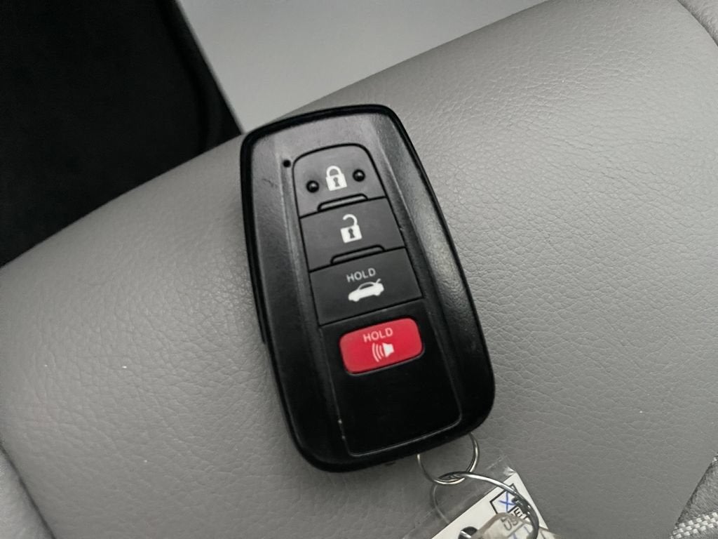2022 Toyota Camry SE AWD