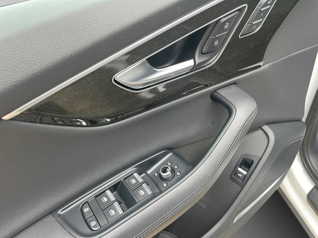 2023 Audi Q7 Premium Plus 45 TFSI quattro Tiptronic